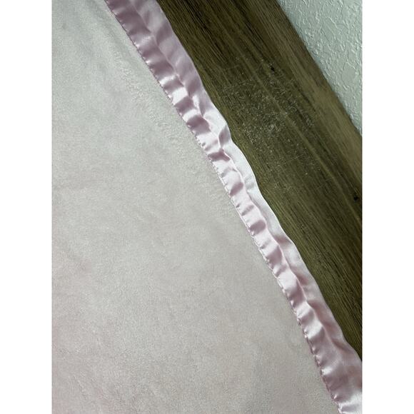 Carters Soft Pink Baby Blanket Satin Backing & Trim White Flowers 30x40 Rare - Picture 7 of 9
